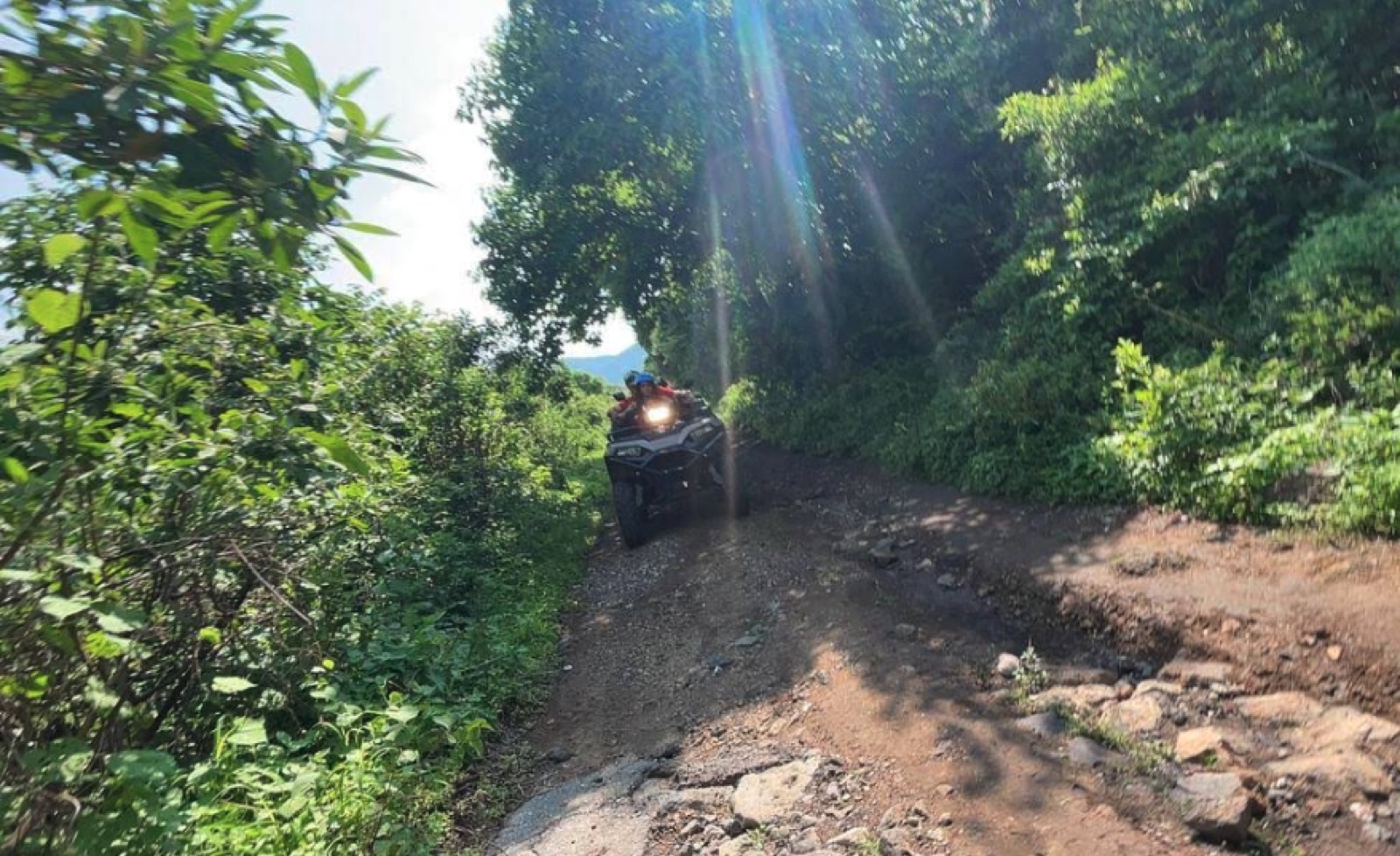 Senderismo corporativo por los senderos de la sierra de Tepoztlán